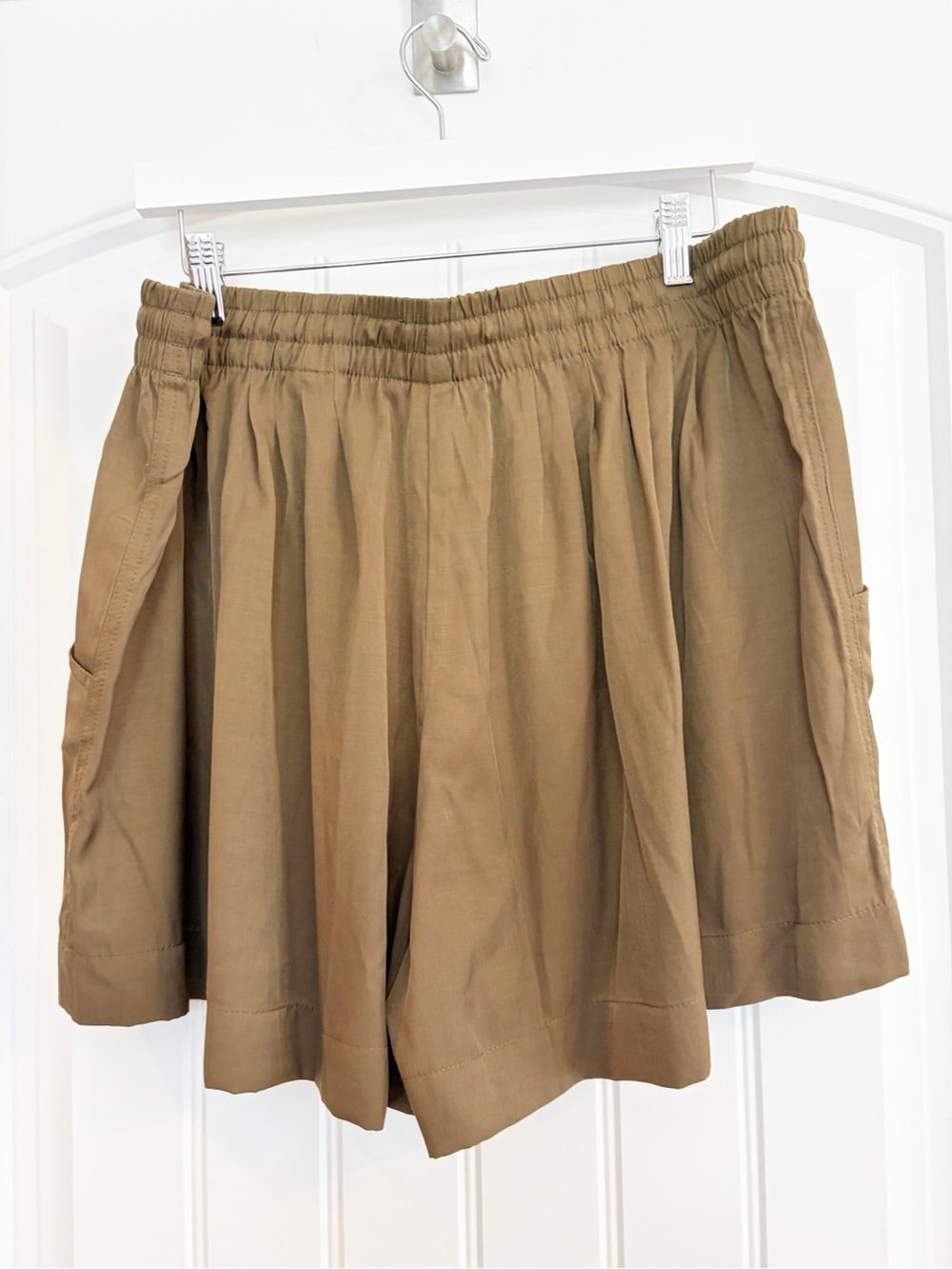 H&M I NWT Satin Silky Shorts, Olive Green - Picture 6 of 8